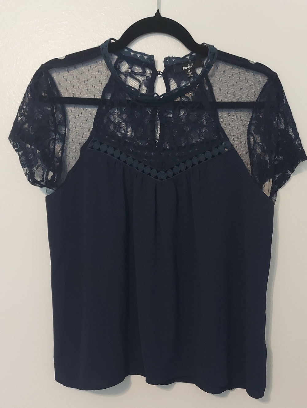 Papaya Navy Lace Yoke Short Sleeve Blouse Size Medium